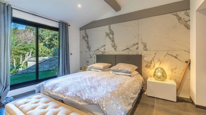 Image No.11-5 Bed House for sale