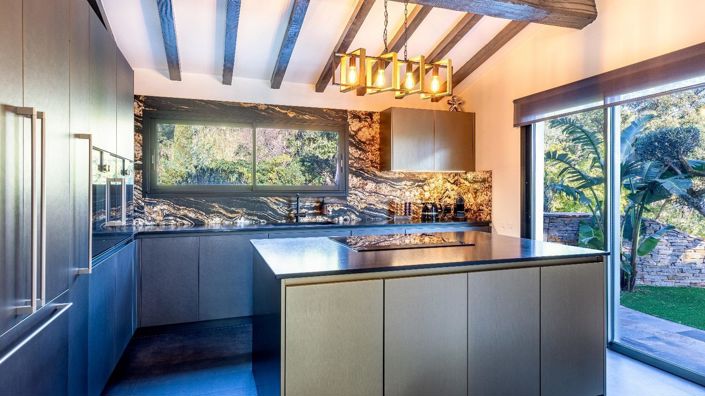 Image No.7-5 Bed House for sale