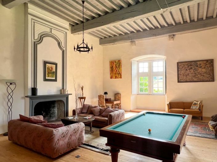 Image No.12-13 Bed Property for sale