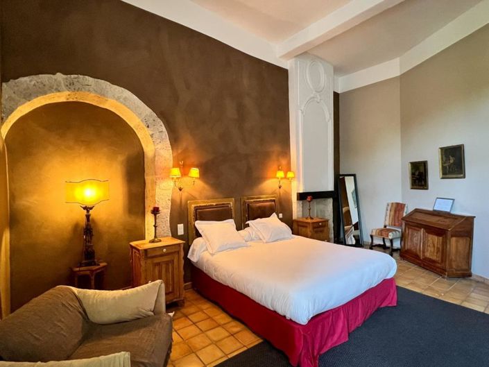 Image No.16-13 Bed Property for sale