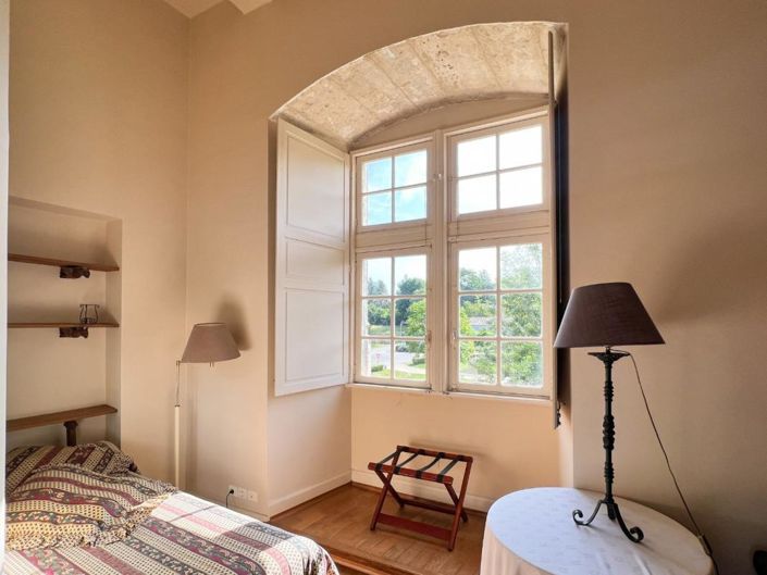 Image No.19-13 Bed Property for sale