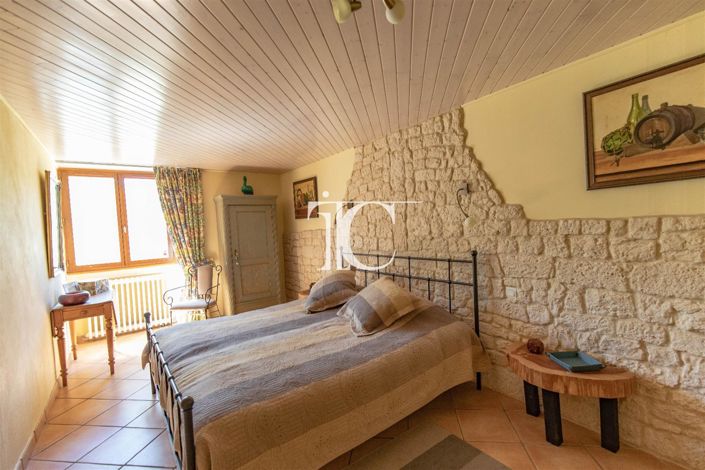 Image No.12-6 Bed House for sale