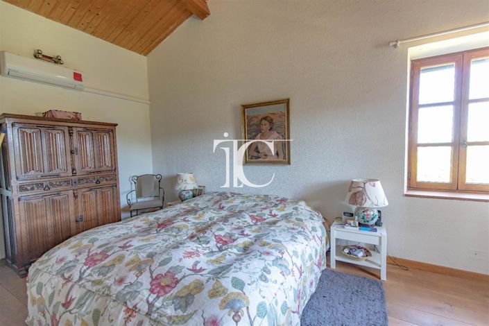 Image No.22-6 Bed House for sale