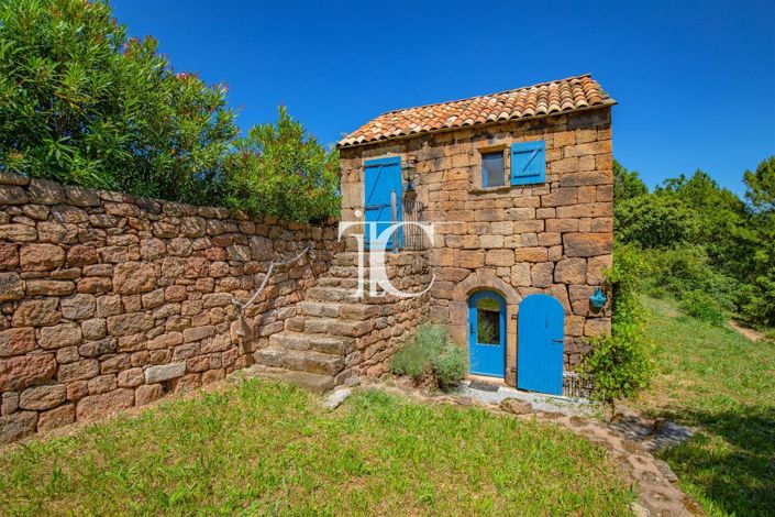 Image No.25-6 Bed House for sale