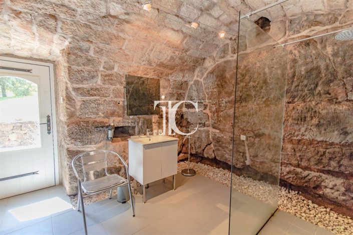 Image No.27-6 Bed House for sale