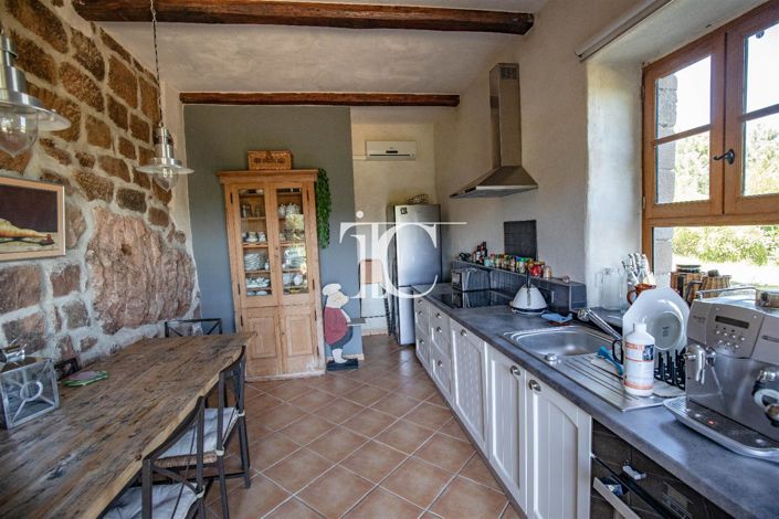 Image No.8-6 Bed House for sale