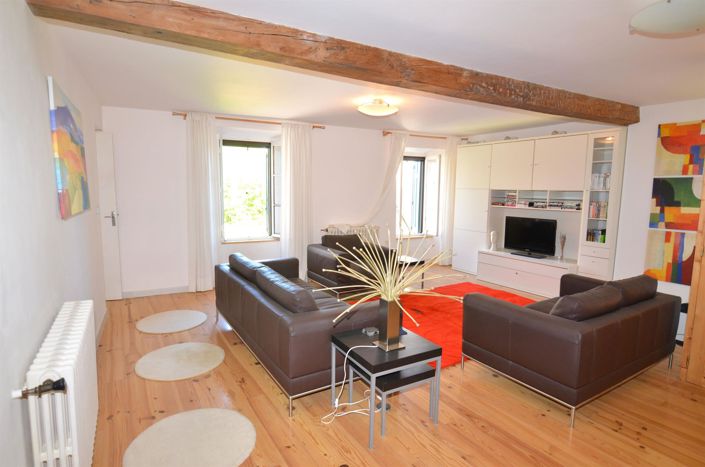 Image No.10-3 Bed House for sale