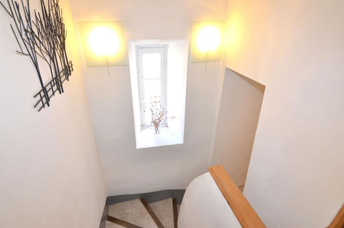 Image No.9-3 Bed House for sale