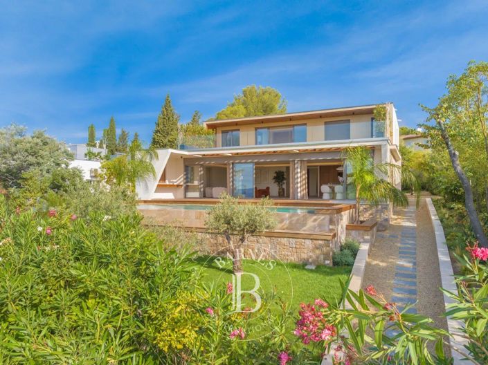 Image No.9-5 Bed House for sale