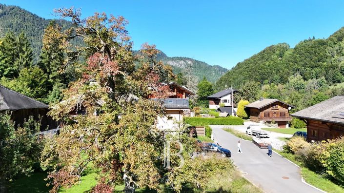 Image No.8-5 Bed House for sale