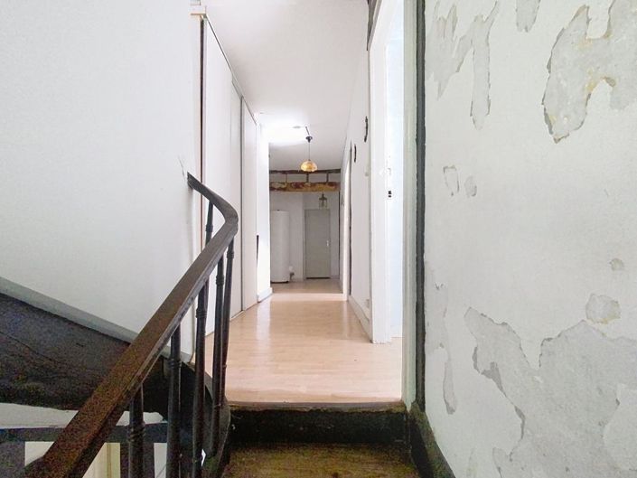 Image No.9-7 Bed House for sale