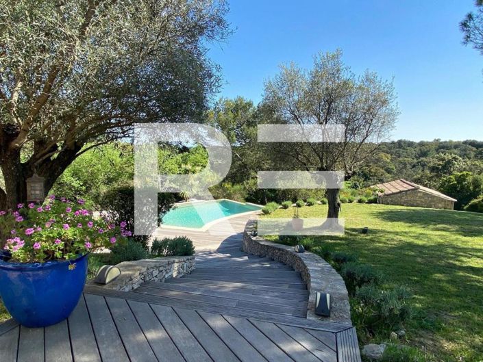 Image No.1-4 Bed House for sale