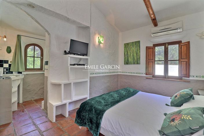 Image No.8-14 Bed House for sale