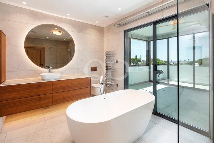 Image No.10-4 Bed House for sale