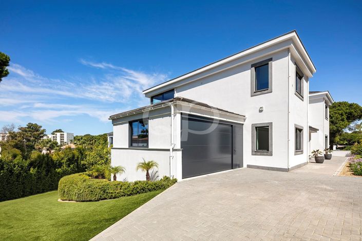 Image No.18-4 Bed House for sale