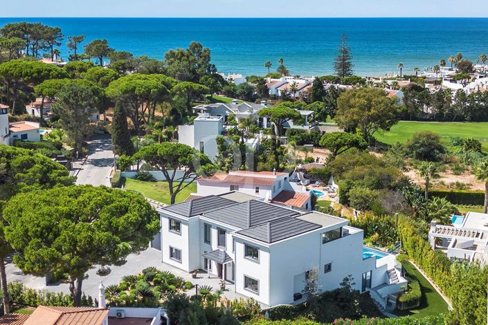 Image No.2-4 Bed House for sale