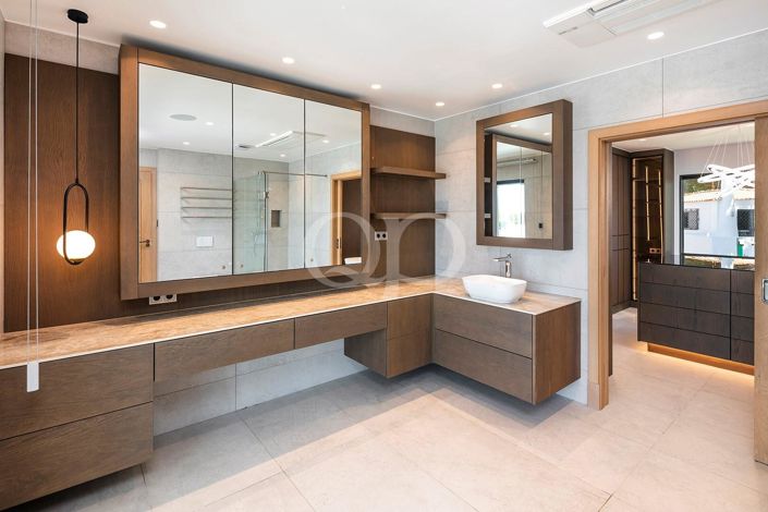 Image No.29-4 Bed House for sale