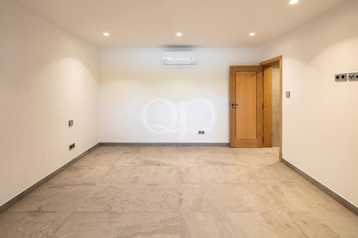 Image No.31-4 Bed House for sale