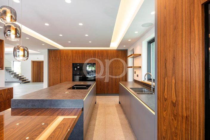 Image No.4-4 Bed House for sale