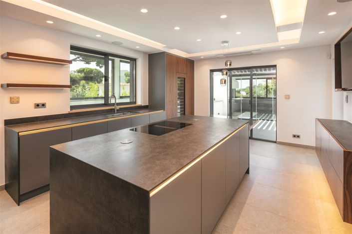 Image No.42-4 Bed House for sale