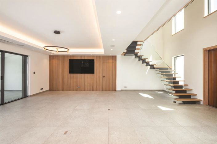 Image No.44-4 Bed House for sale