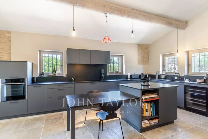 Image No.10-5 Bed House for sale