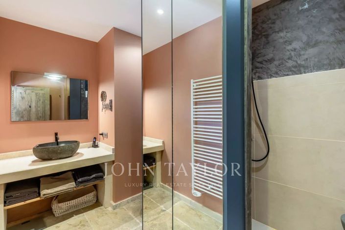 Image No.12-5 Bed House for sale