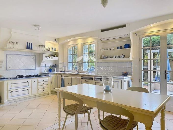 Image No.12-5 Bed House for sale