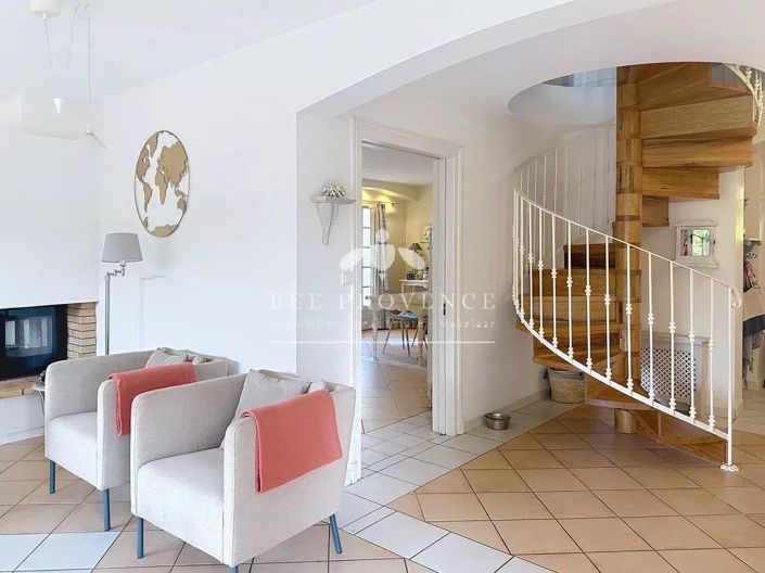 Image No.15-5 Bed House for sale