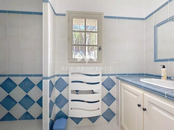 Image No.21-5 Bed House for sale