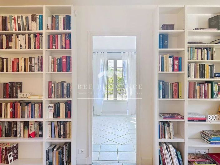 Image No.24-5 Bed House for sale