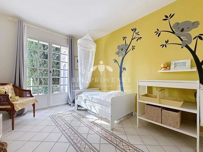 Image No.25-5 Bed House for sale