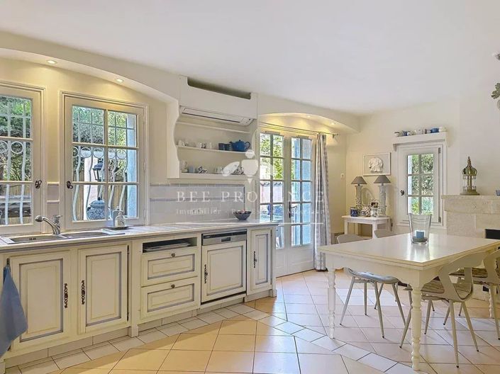 Image No.29-5 Bed House for sale