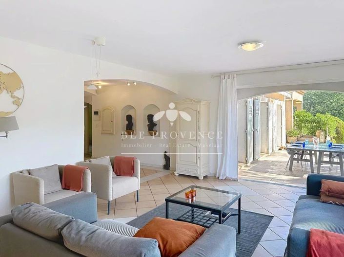 Image No.31-5 Bed House for sale