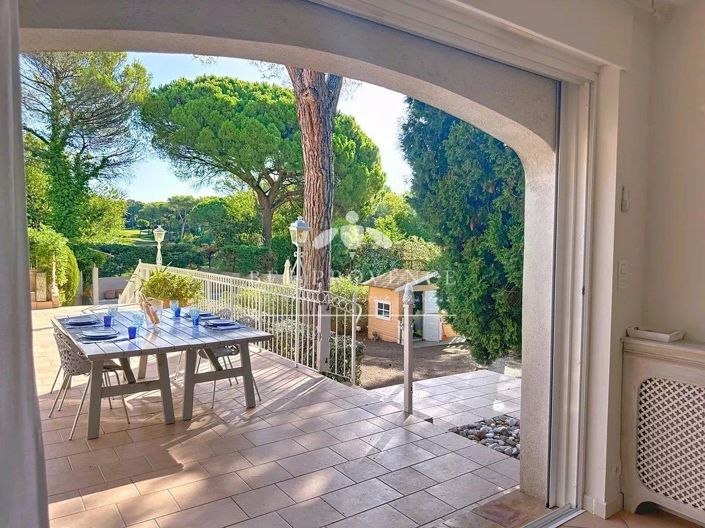 Image No.8-5 Bed House for sale