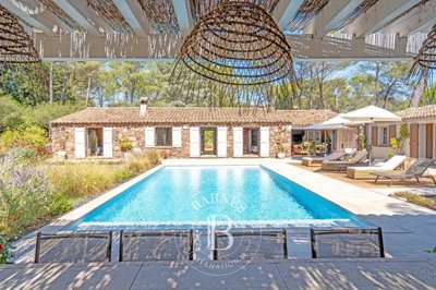 5 Bed House for sale