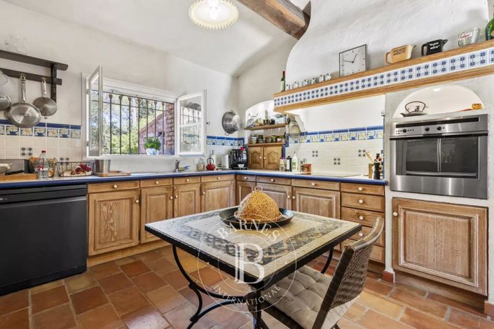 Image No.4-5 Bed House for sale