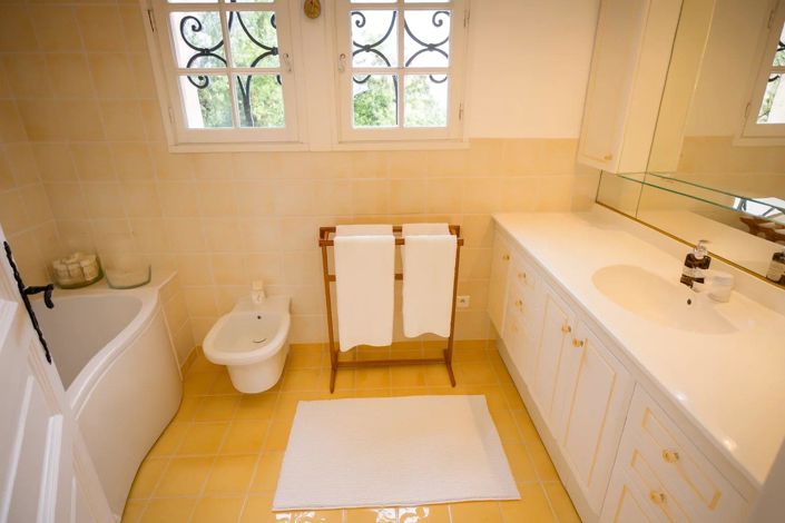 Image No.10-3 Bed House for sale