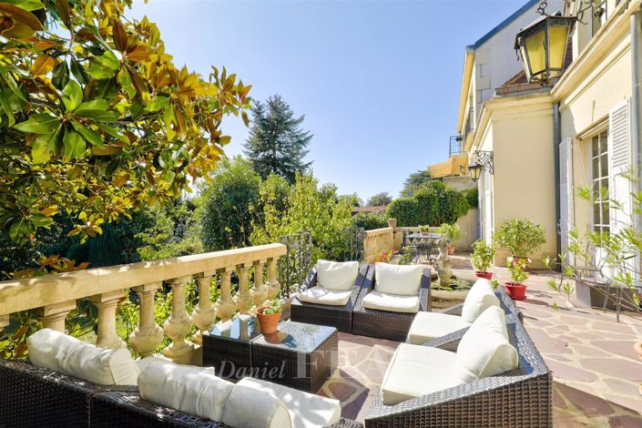 Image No.4-6 Bed House for sale