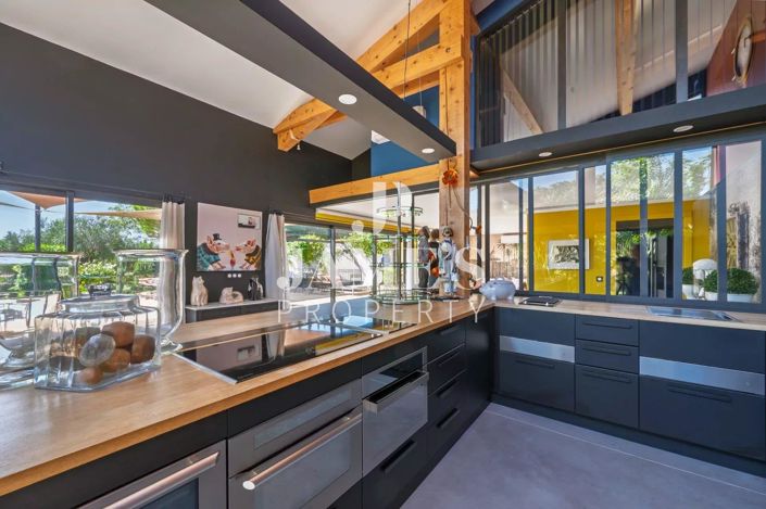 Image No.12-6 Bed House for sale