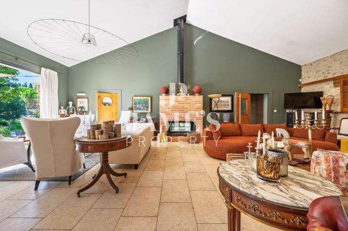 Image No.5-6 Bed House for sale