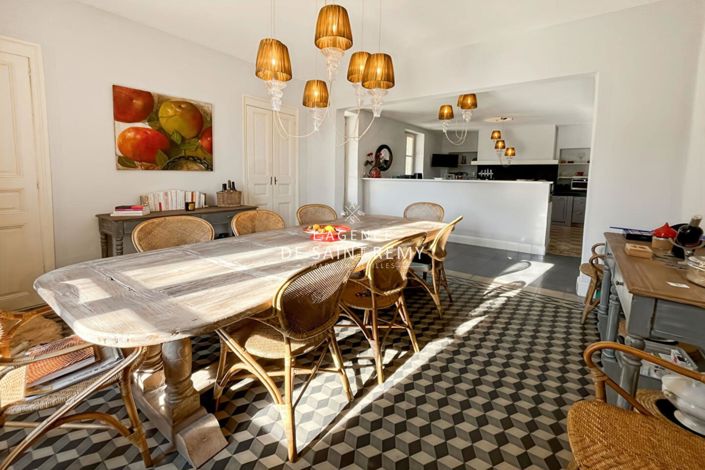 Image No.5-6 Bed House for sale