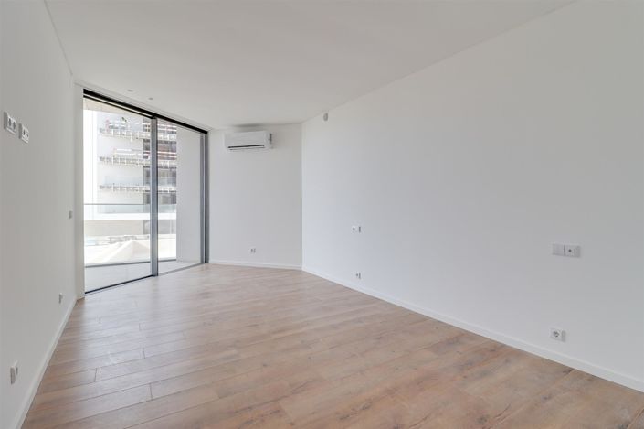 Image No.23-2 Bed Apartment for sale