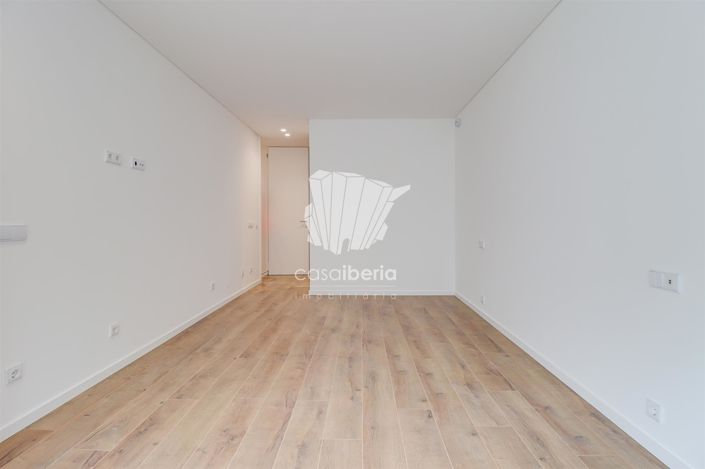 Image No.20-2 Bed Apartment for sale