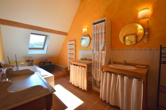 Image No.14-4 Bed House for sale