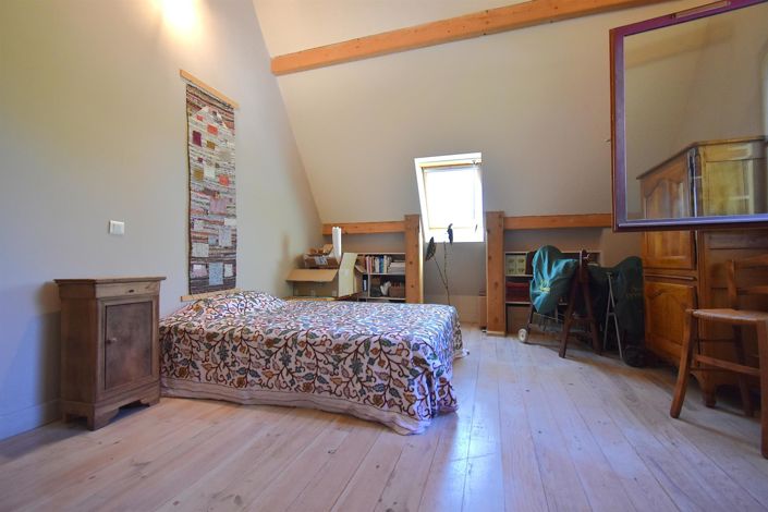 Image No.18-4 Bed House for sale