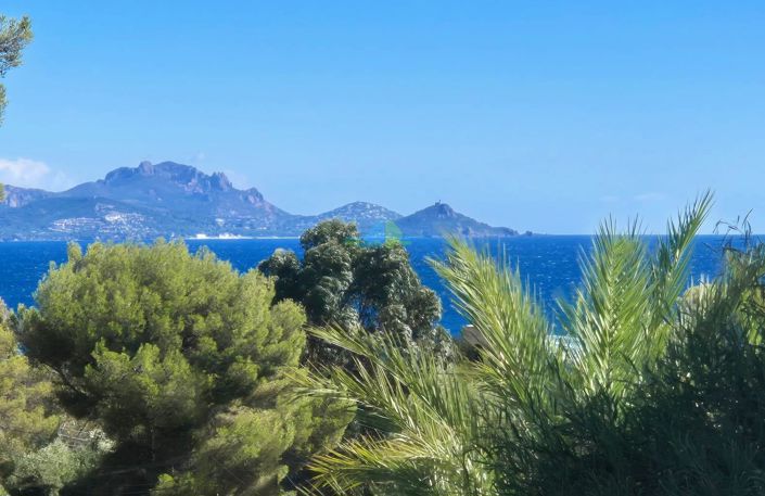 Image No.1-5 Bed House for sale