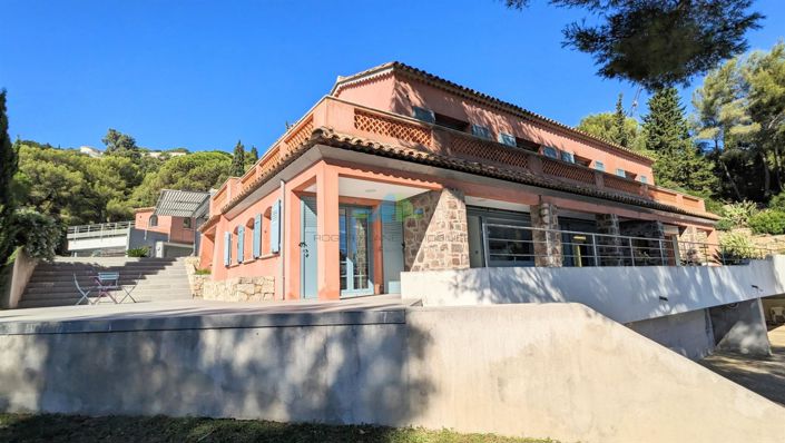 Image No.8-5 Bed House for sale