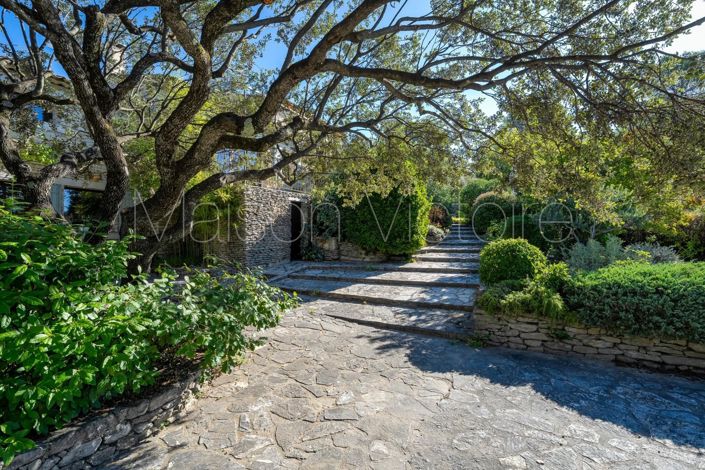 Image No.12-5 Bed House for sale