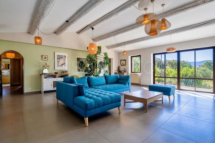 Image No.16-5 Bed House for sale